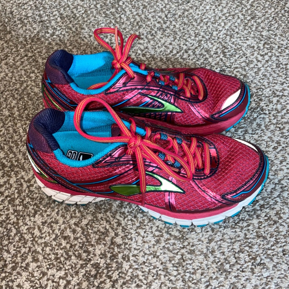 Brooks GTS 15 EUC